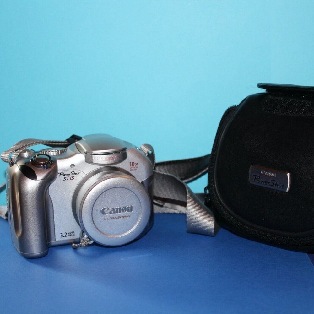Canon Power Shot S1 iS Digital Camera 3.2 Mega Pixel Parts Only Silver 10X Zoom